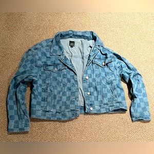 Wild Fable Checkered Jean Jacket
Size: XL